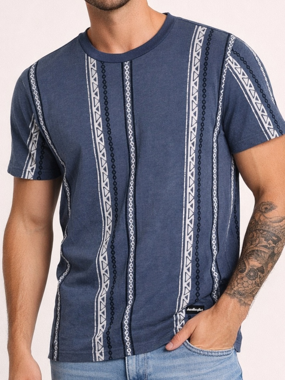 Hollister Navy Blue and White Men’s Casual Bohemian Geometric Striped T-Shirt